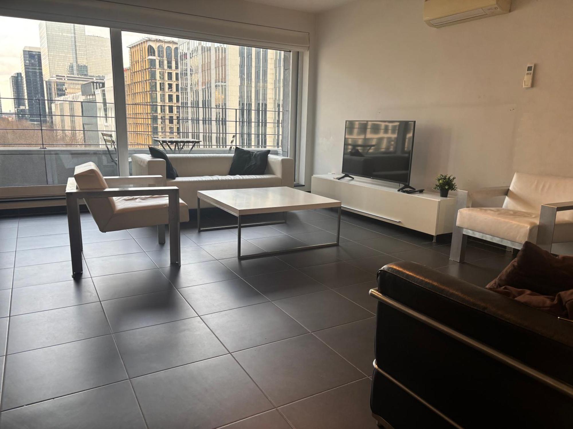 Apartment Charming With Balcony Views *