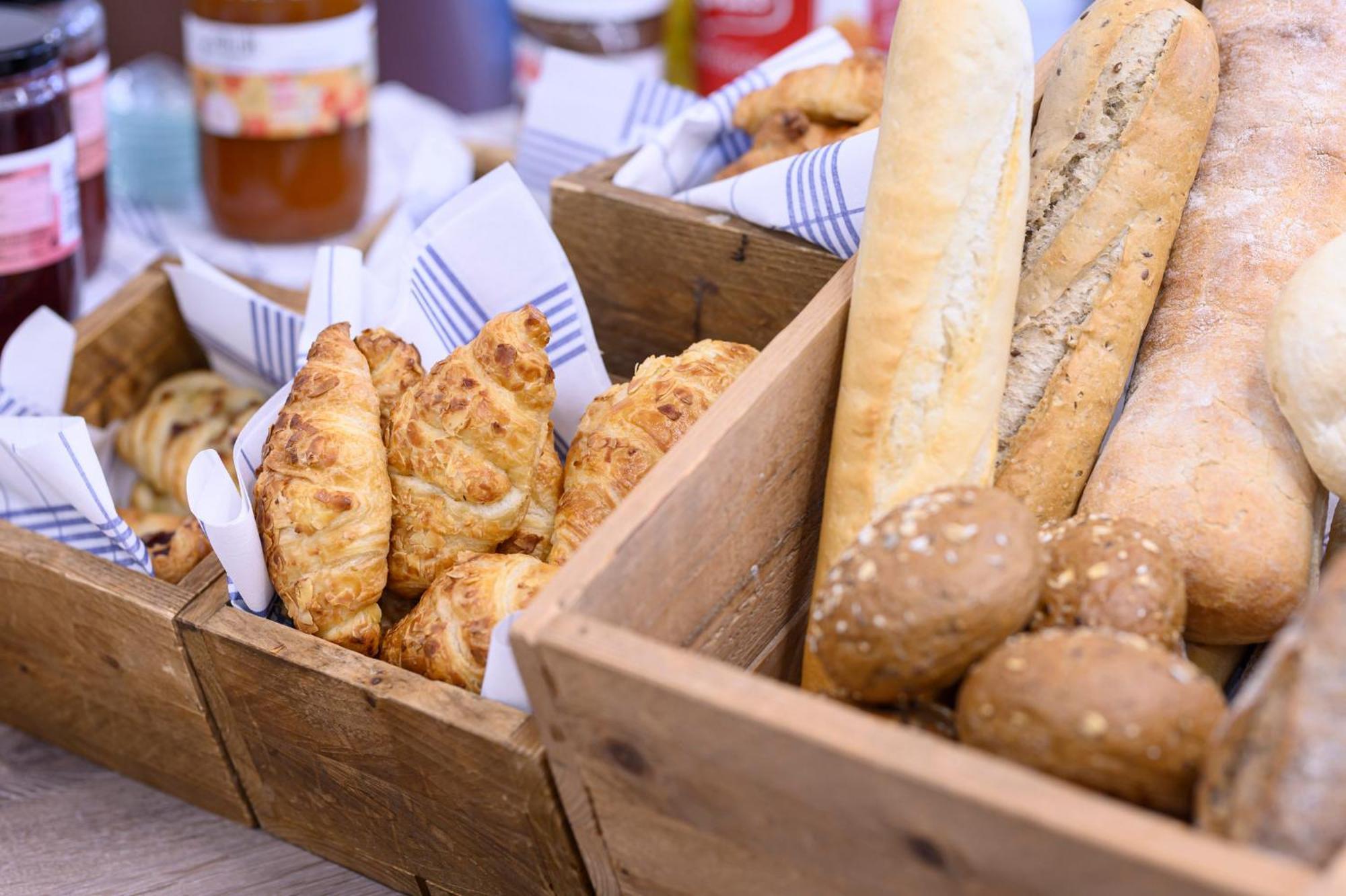 Hotel Holiday Schuman By Ihg Brussels