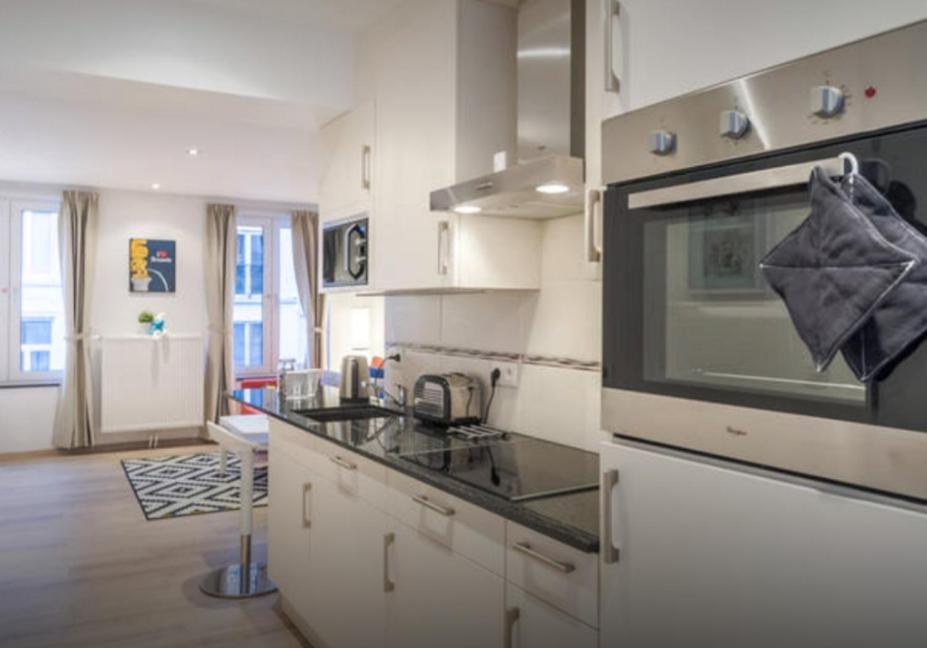 Heart Of Escape, Steps From Bourse Apartment