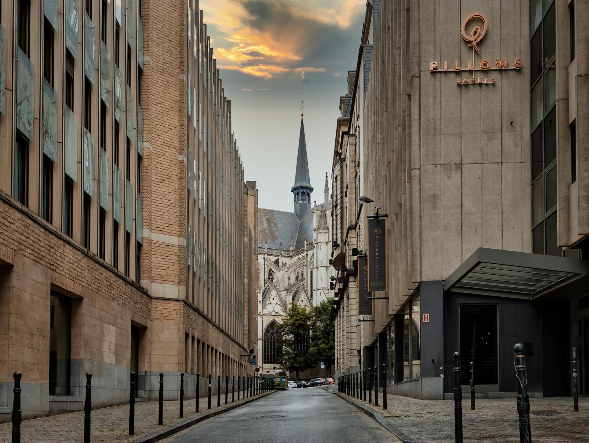 Hotel Pillows Centre