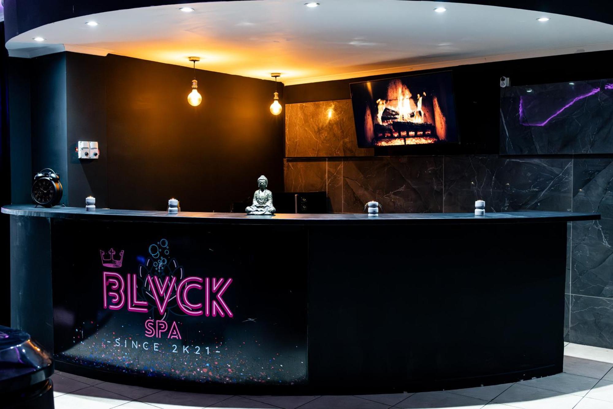 Bed & Breakfast Blvck *