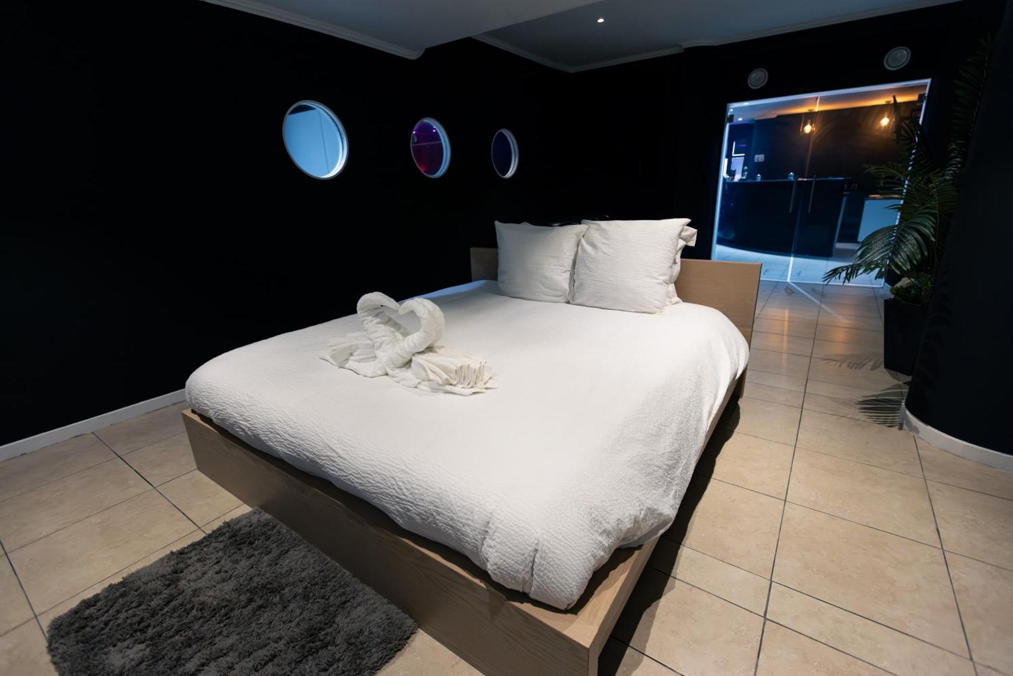 Bed & Breakfast Blvck *