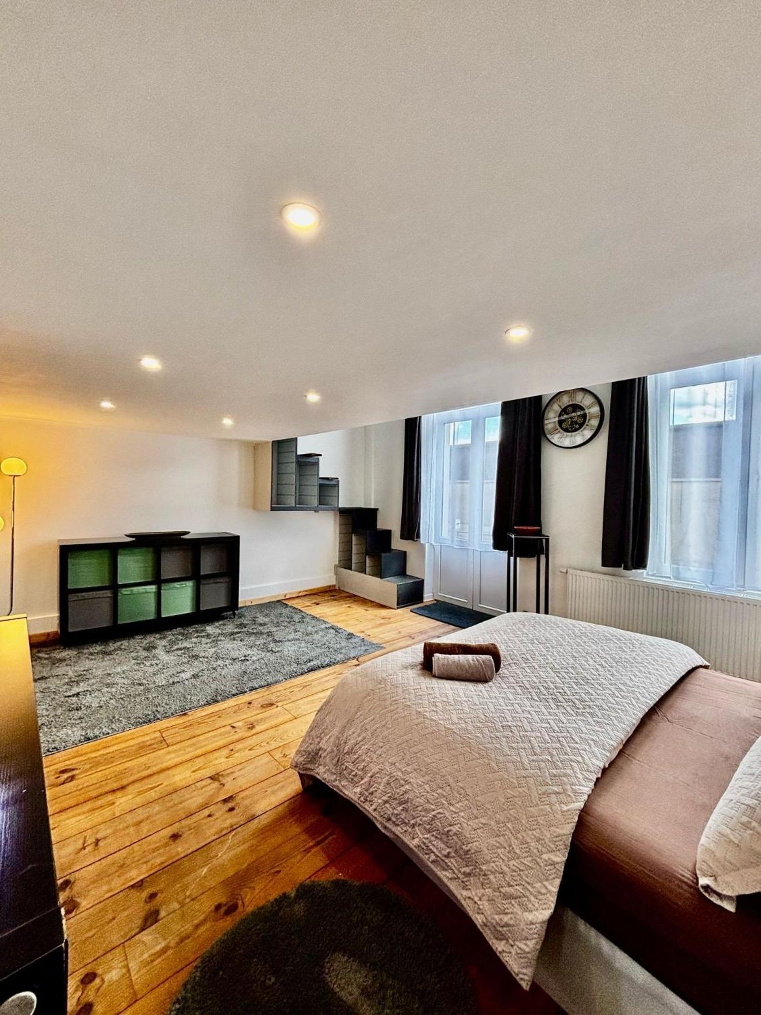 Expo Tour Et Taxi Homestay