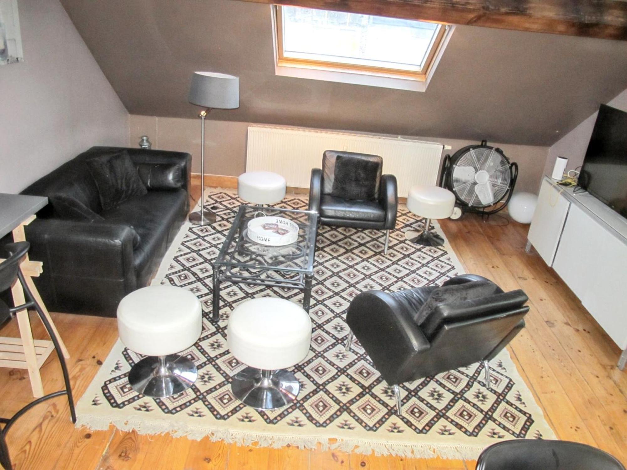 Spacious With View In 100 M² + Terrace Brüssel