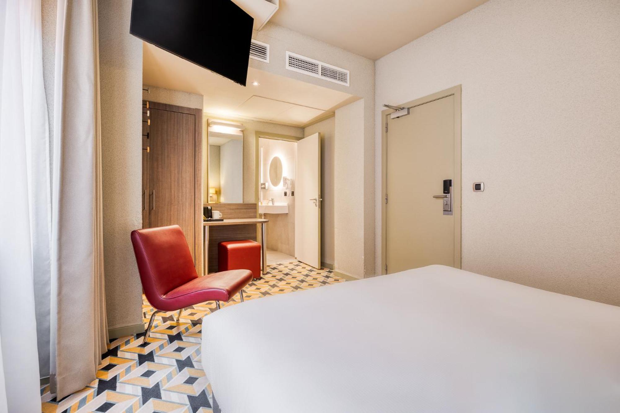 Alma Grand Place Hotel 3*