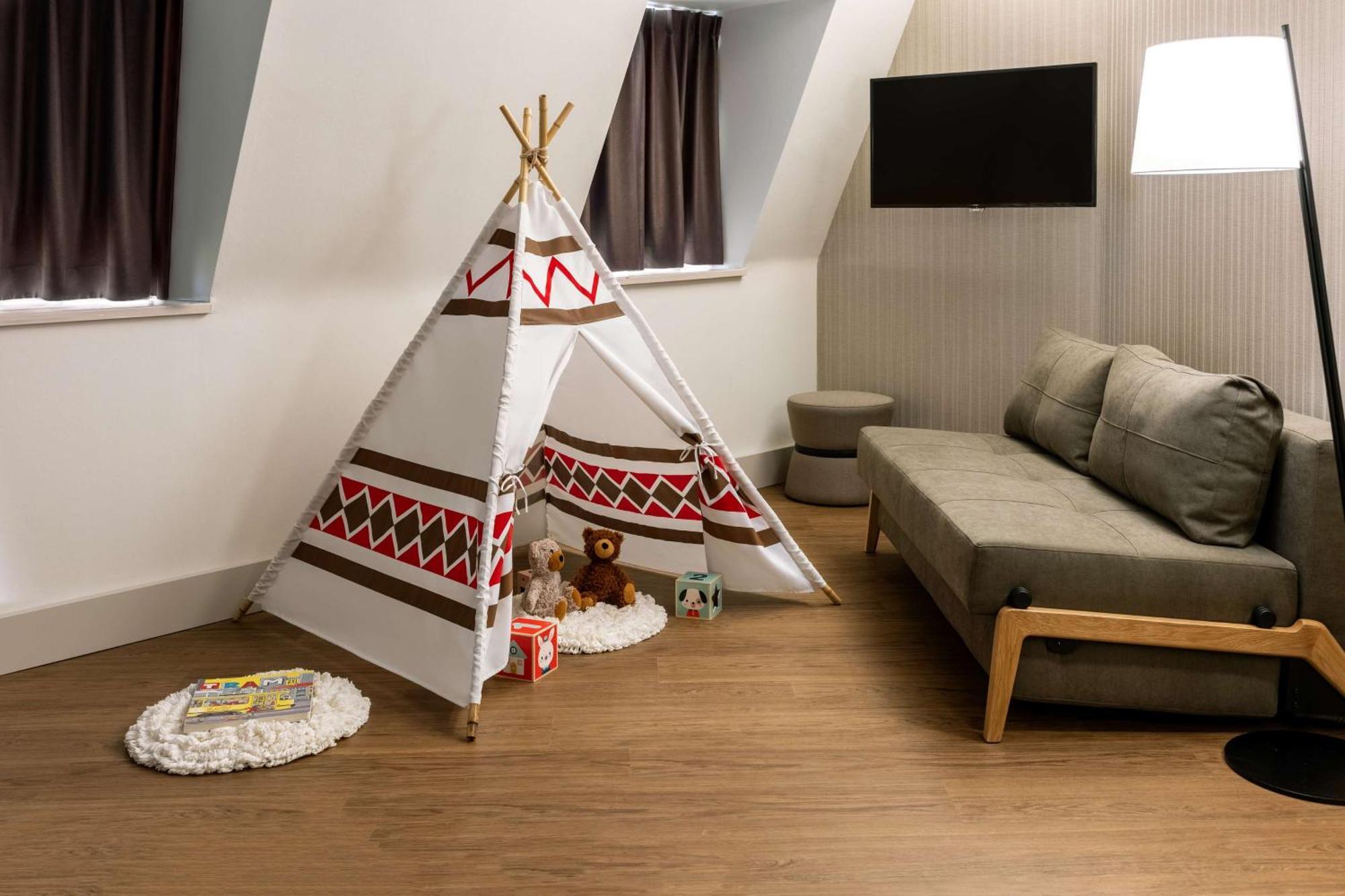 Nh Carrefour De L'europe Hotel 4*