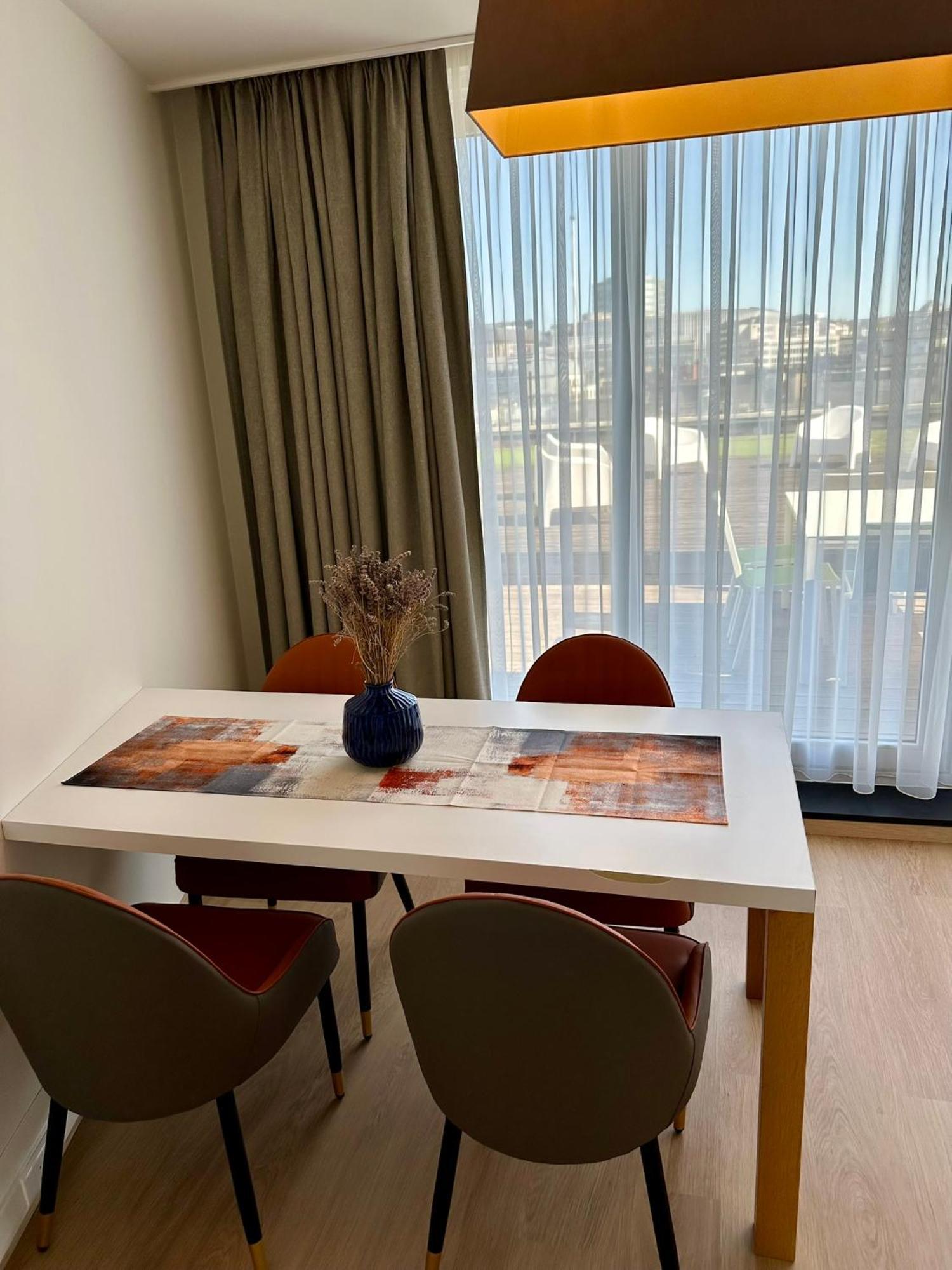 Căn hộ Penthouse Grand Place - 2Bd - 200Sqm Terrace *