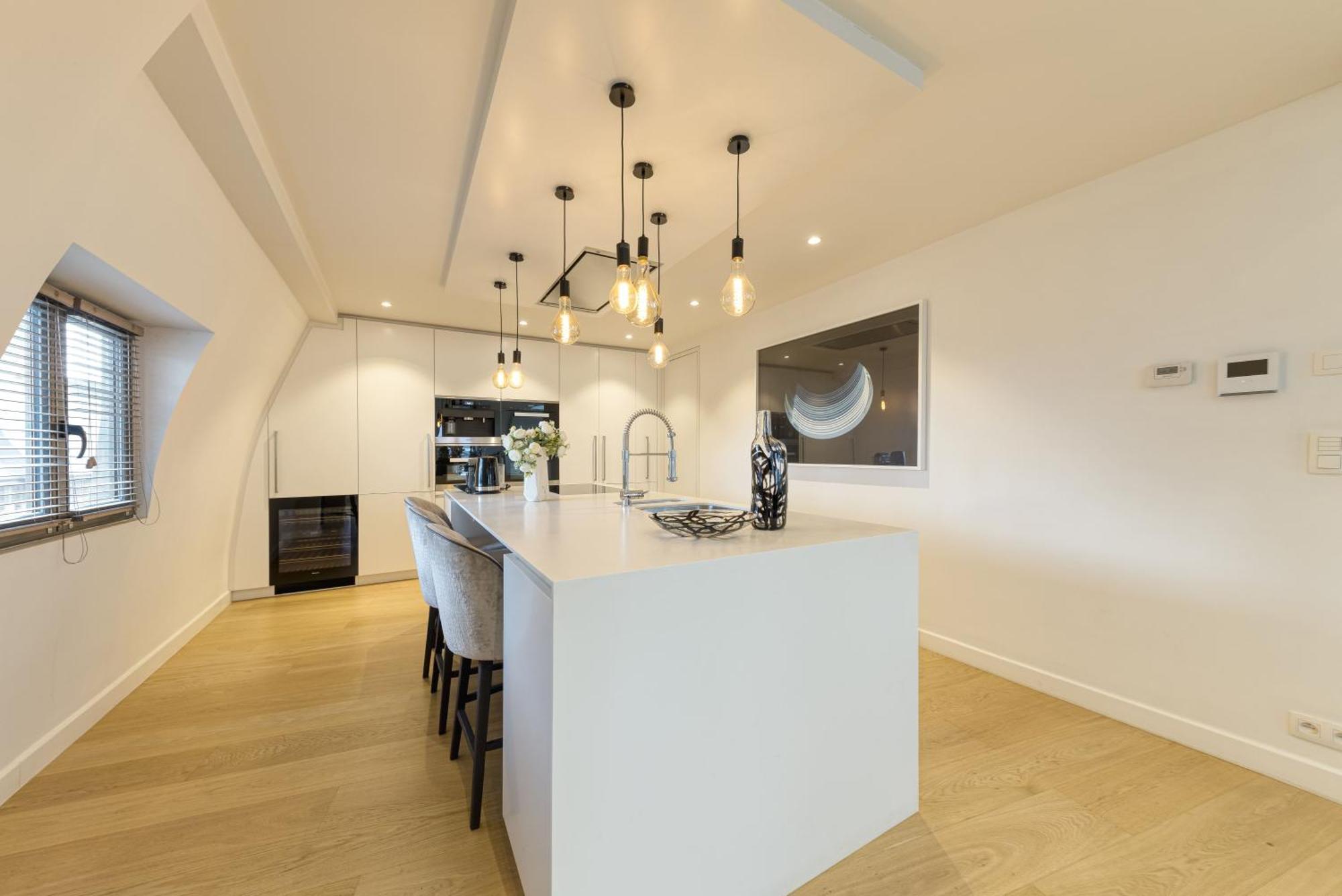 Triplex Penthouse In The Center