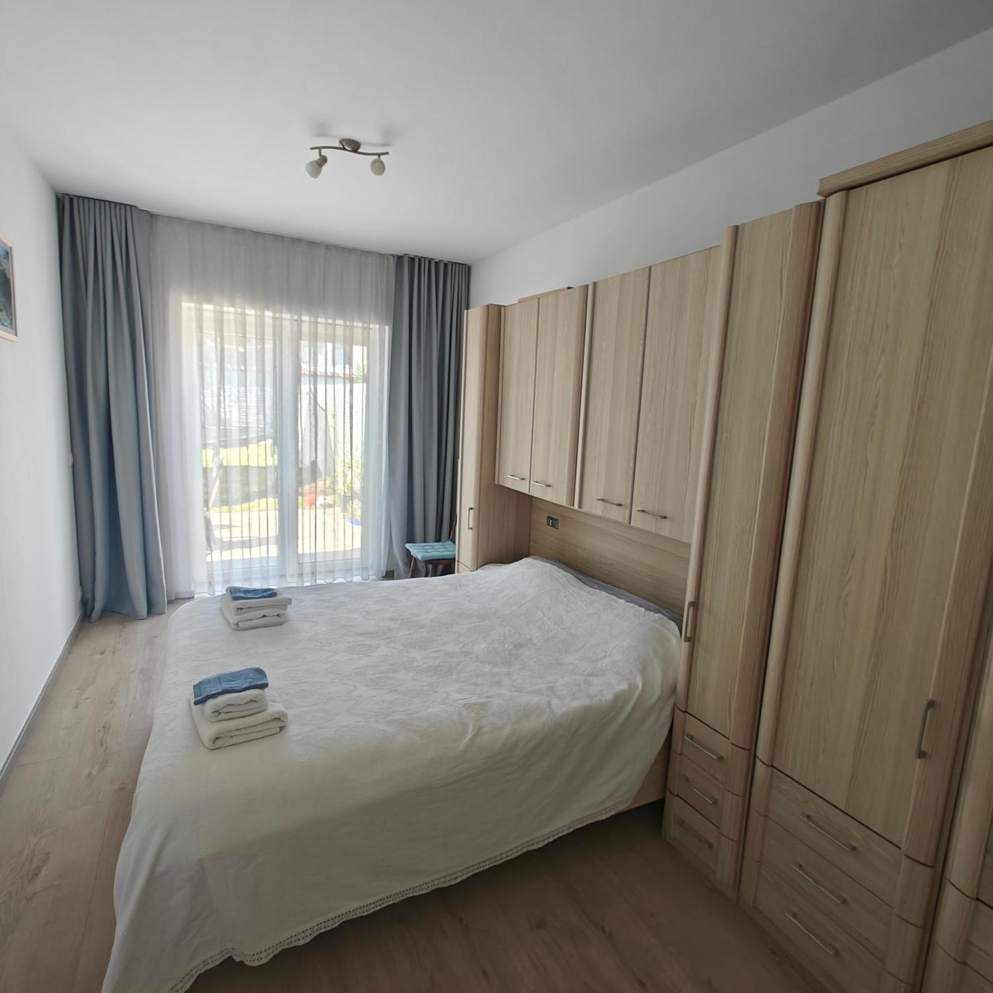Cosy 2 Bedroom With Private Garden *