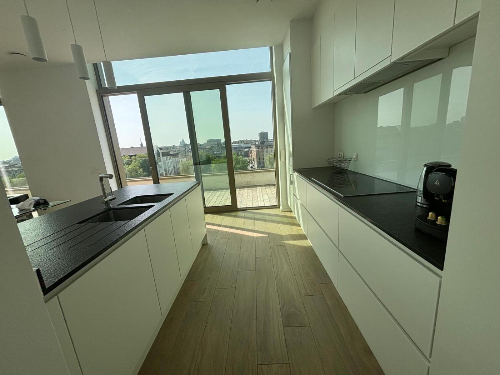 Splendid Penthouse In Center With Water View Apartment