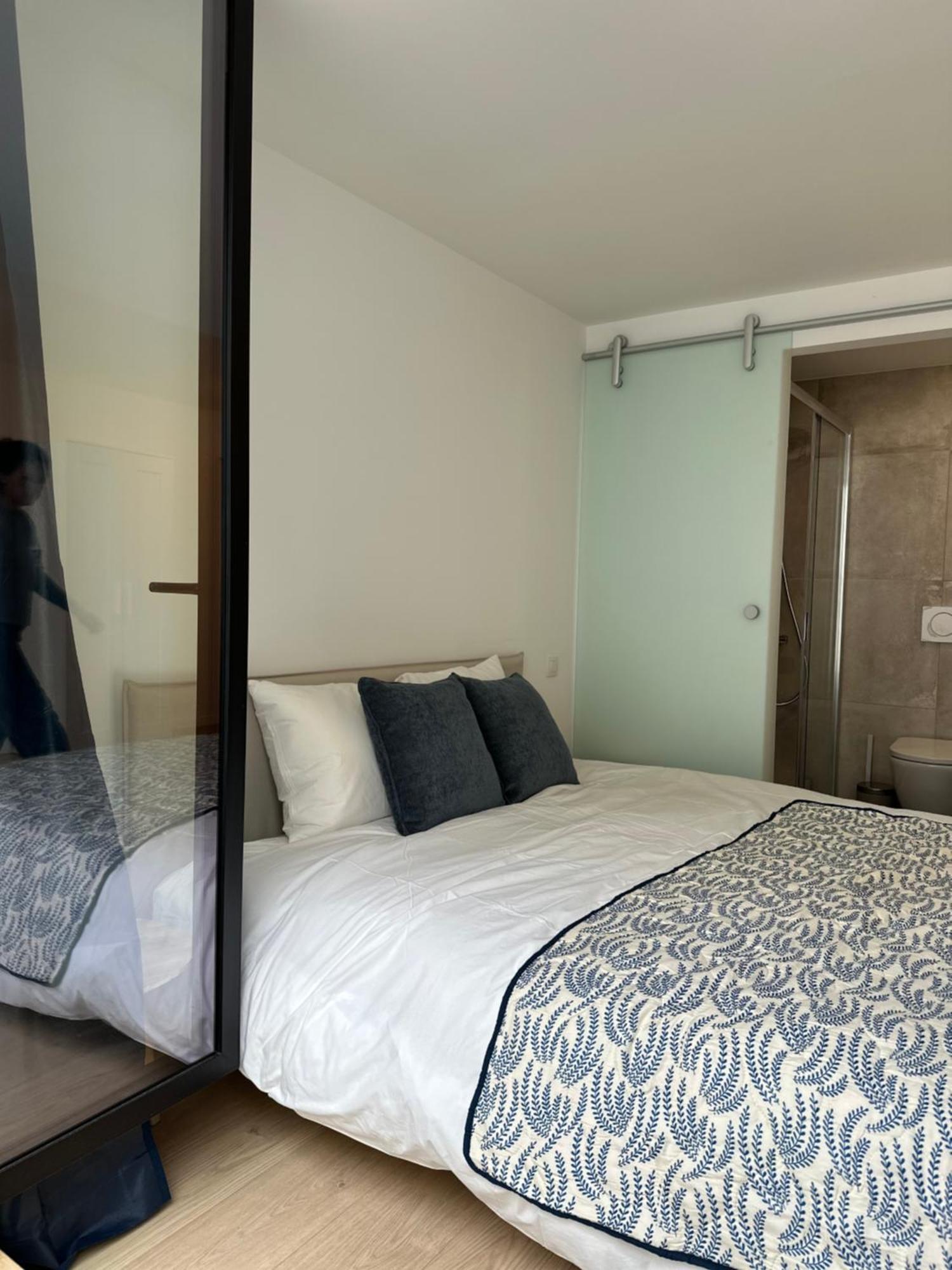 With Ensuite And Garden *