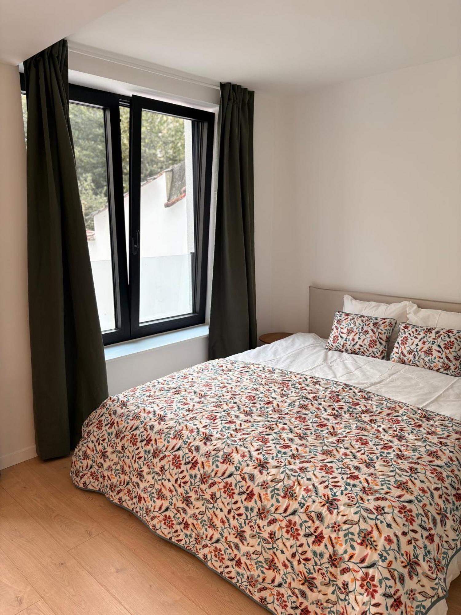 Guest house With Ensuite And Garden *
