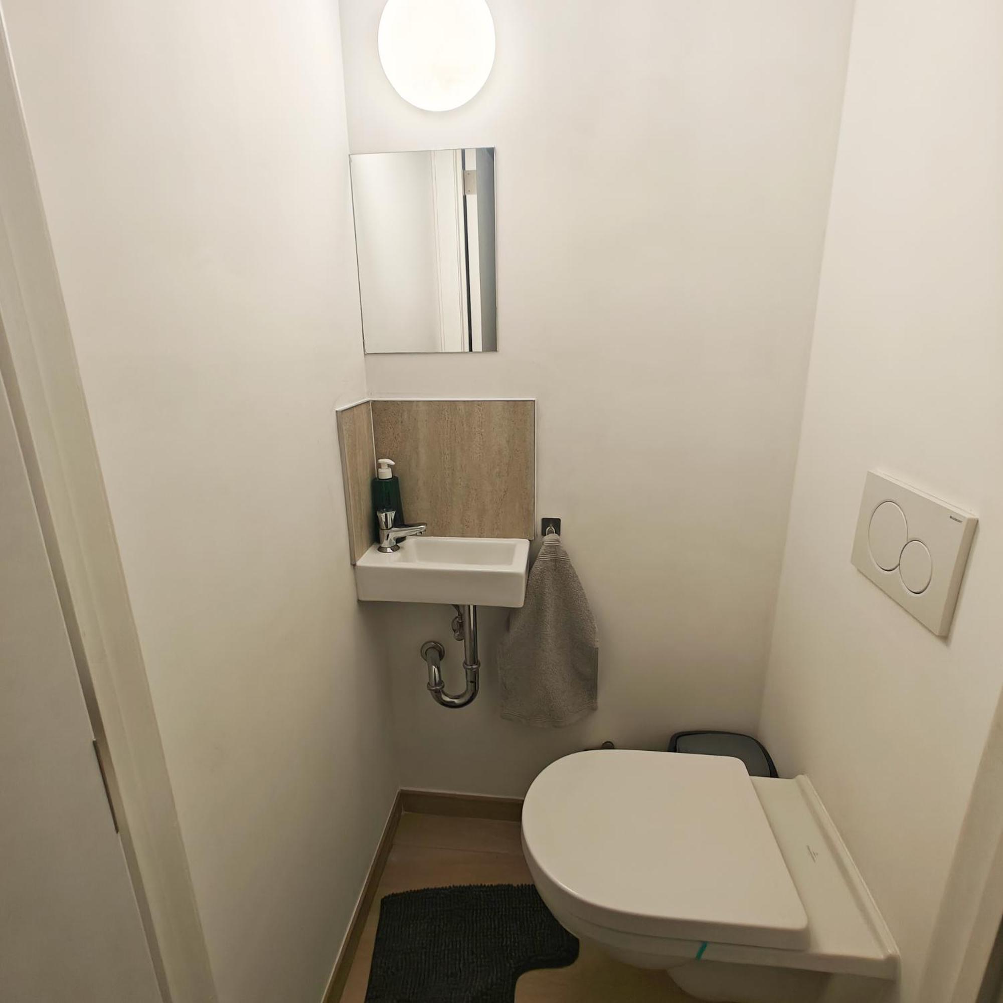 Cosy 2 Bedroom With Private Garden
