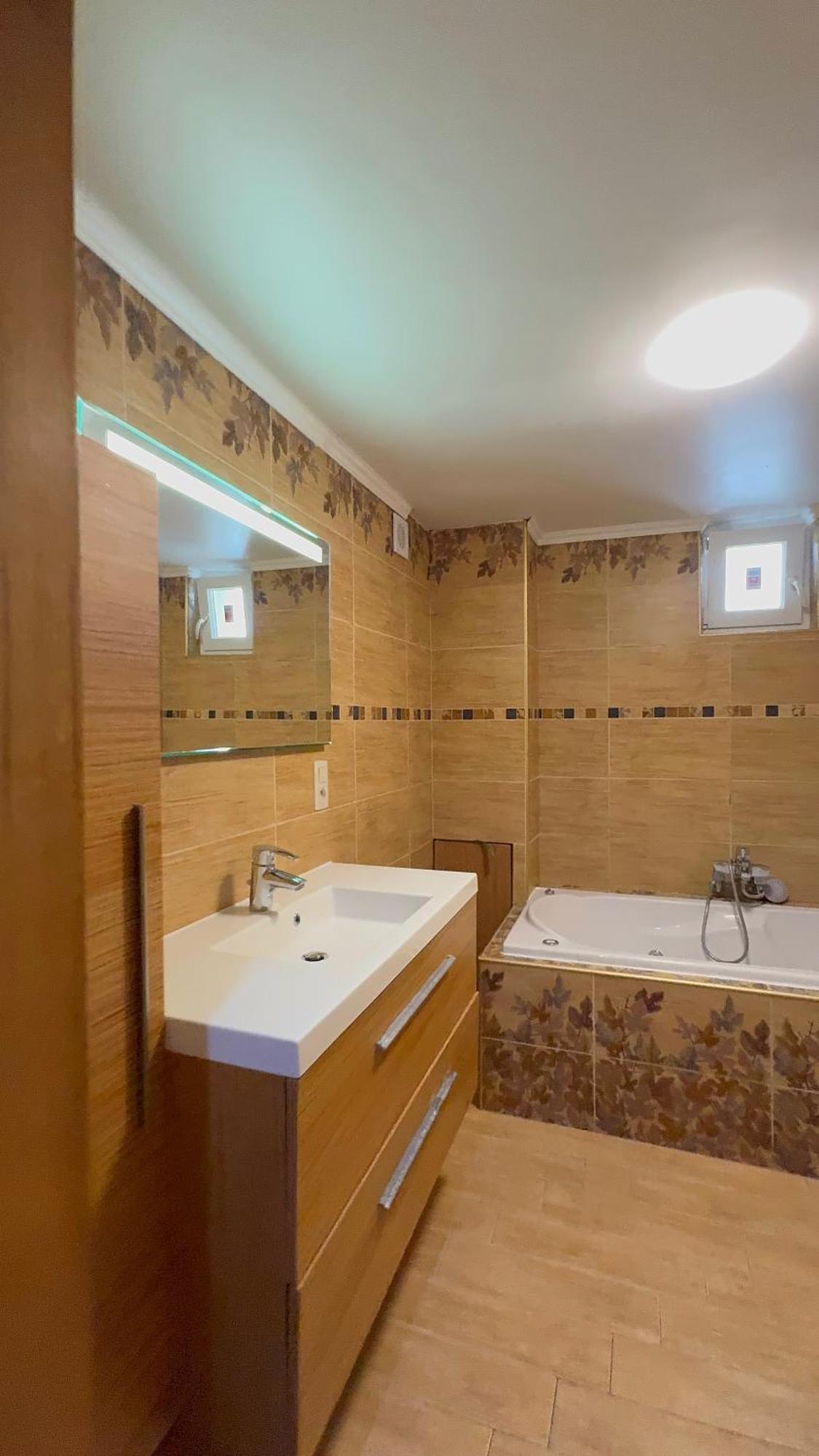 Luxury 2br & Jacuzzi Near Expo 12 & Ing Arena Apartment Brussels