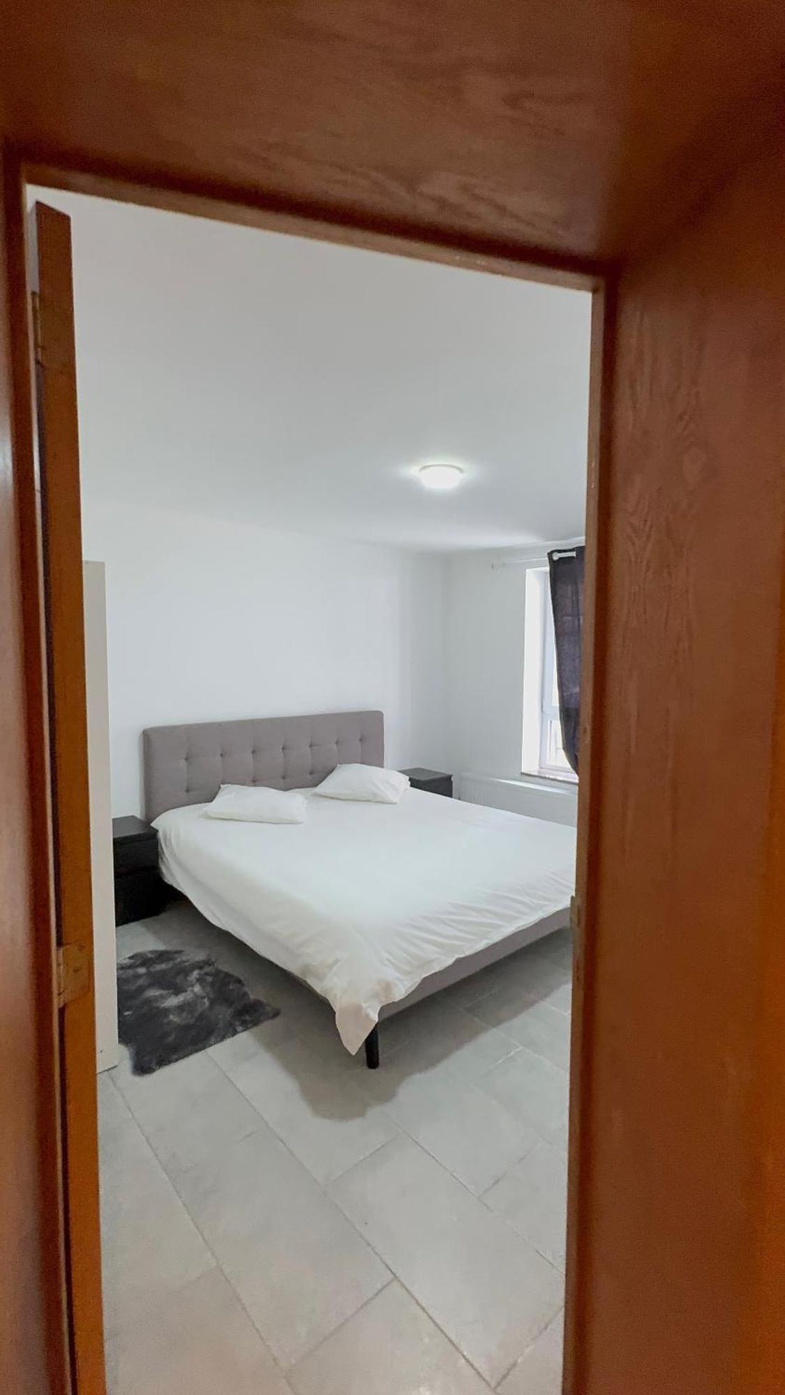 Luxury 2br & Jacuzzi Near Expo 12 & Ing Arena