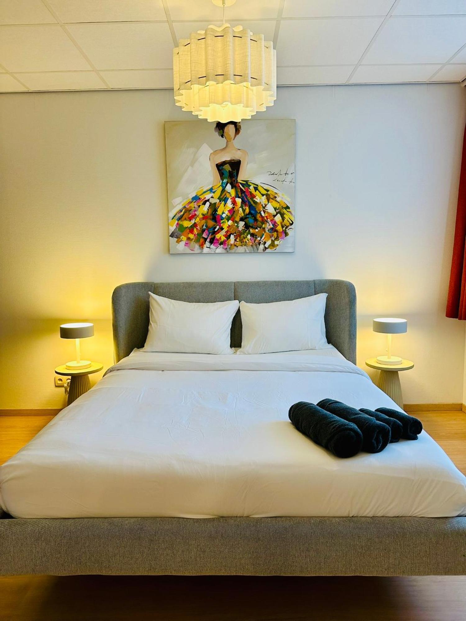 Grand Place - Prime Location 2 Bedroom *
