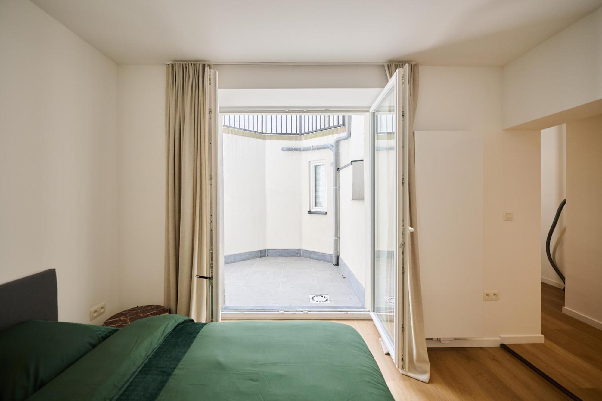 Toison D'or & Sauna Apartment