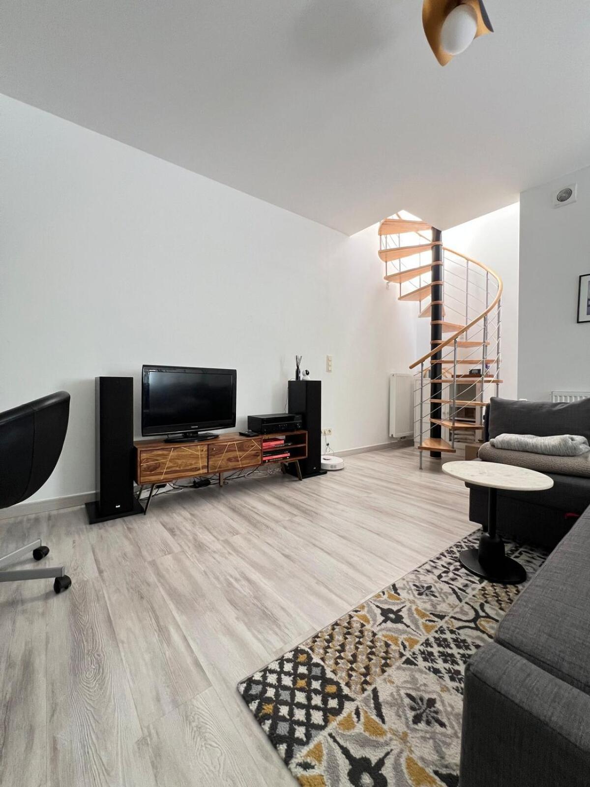 Tiny House Avec Terrasse Privee, 10 Mins Du Centre * Brussel