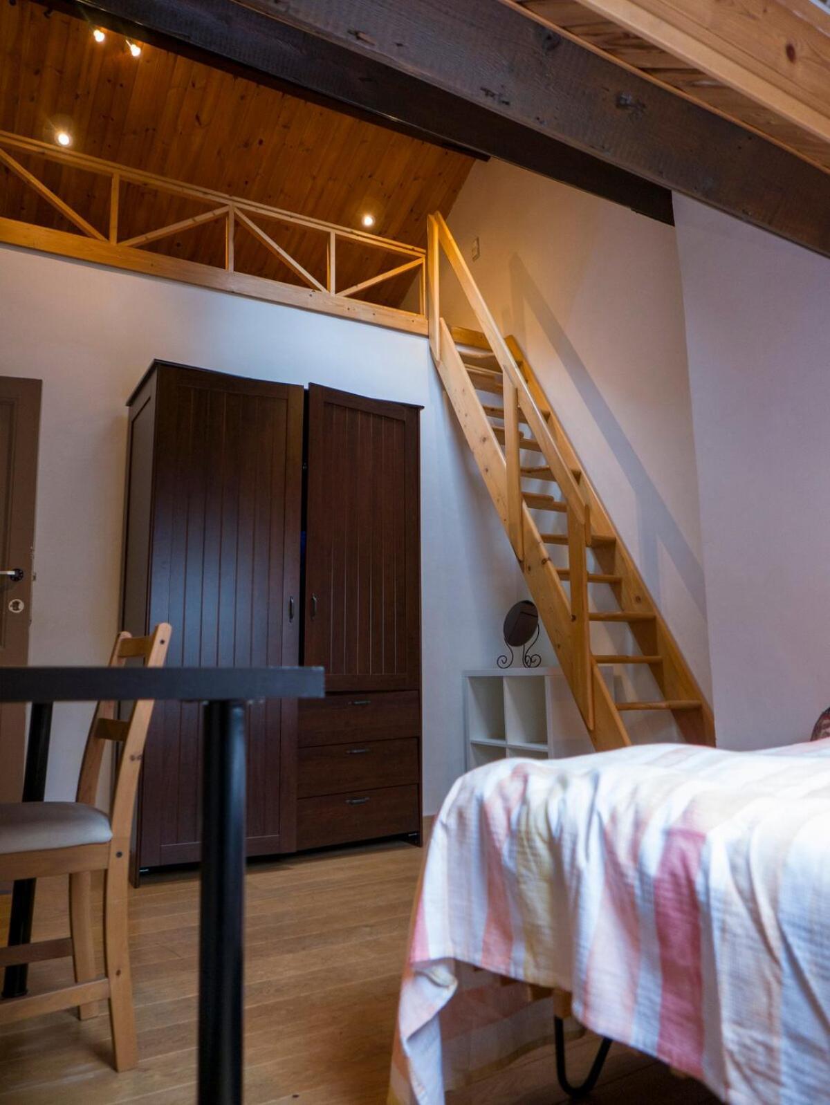 Eya House, Cozy, Bright & Well Located *
