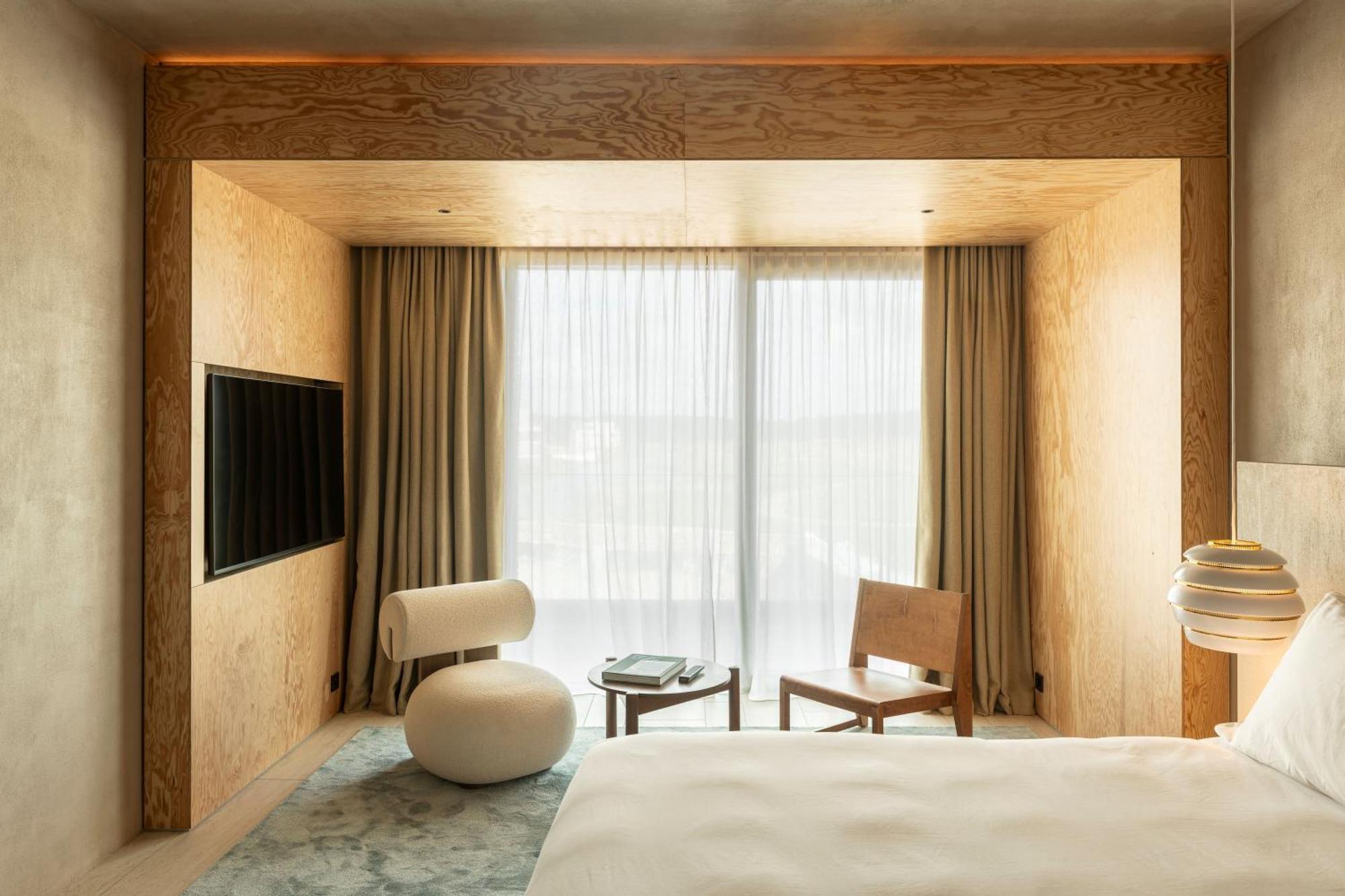 Radisson Collection Hotel, The National