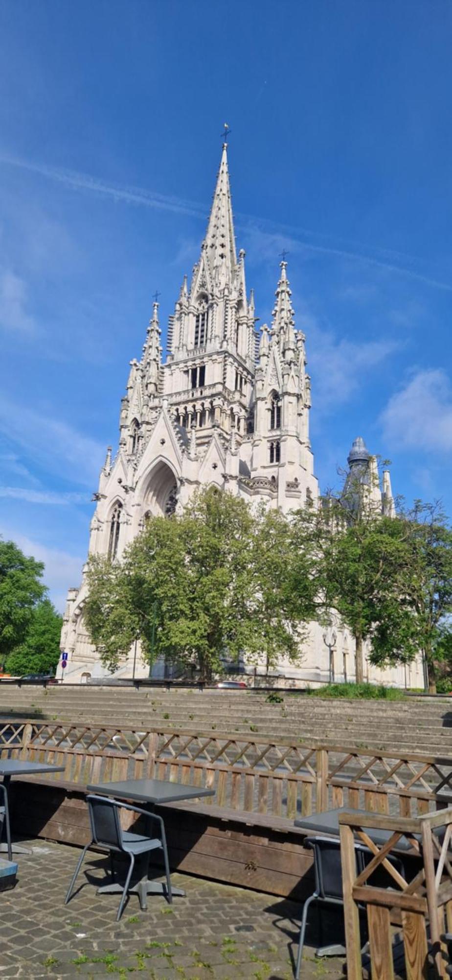 De La Grotte Apartment *