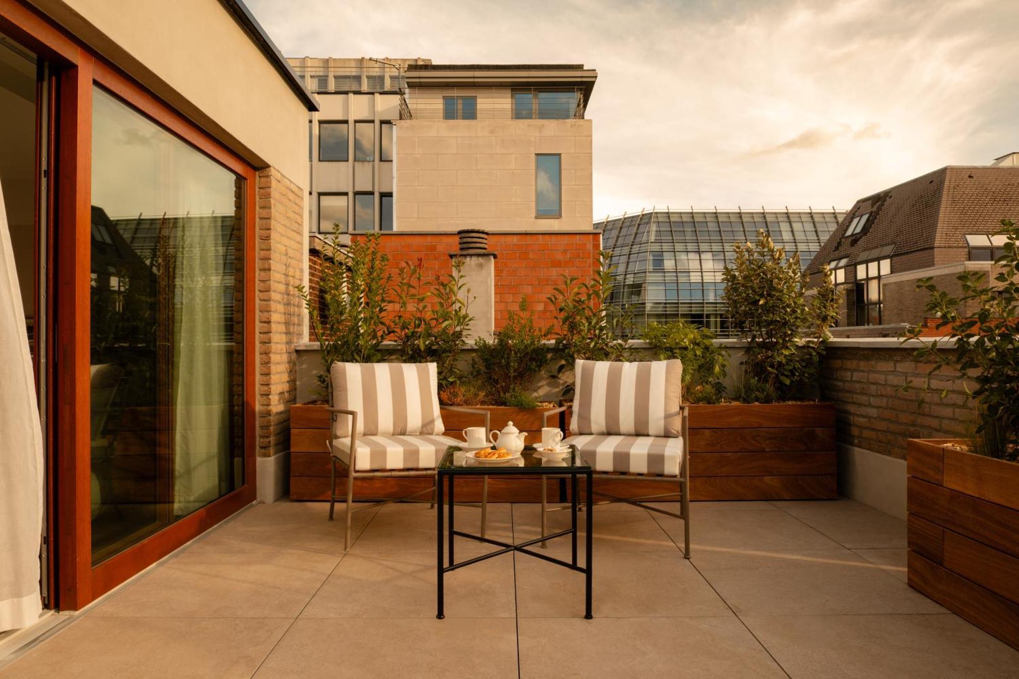 9hotel Chelton Hotel