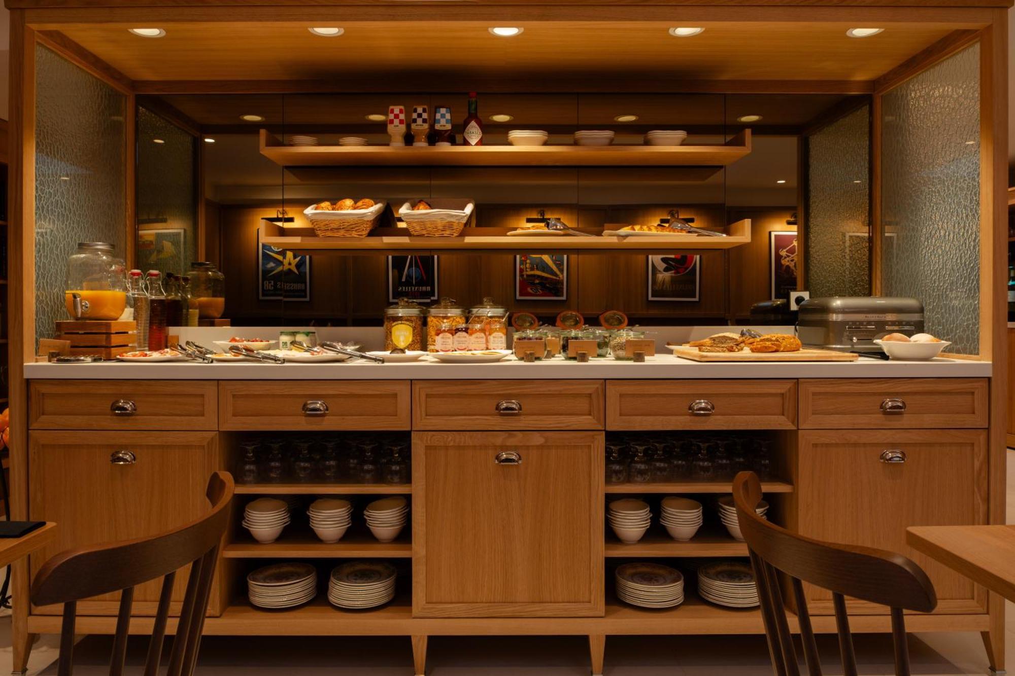 9hotel Chelton Hotel