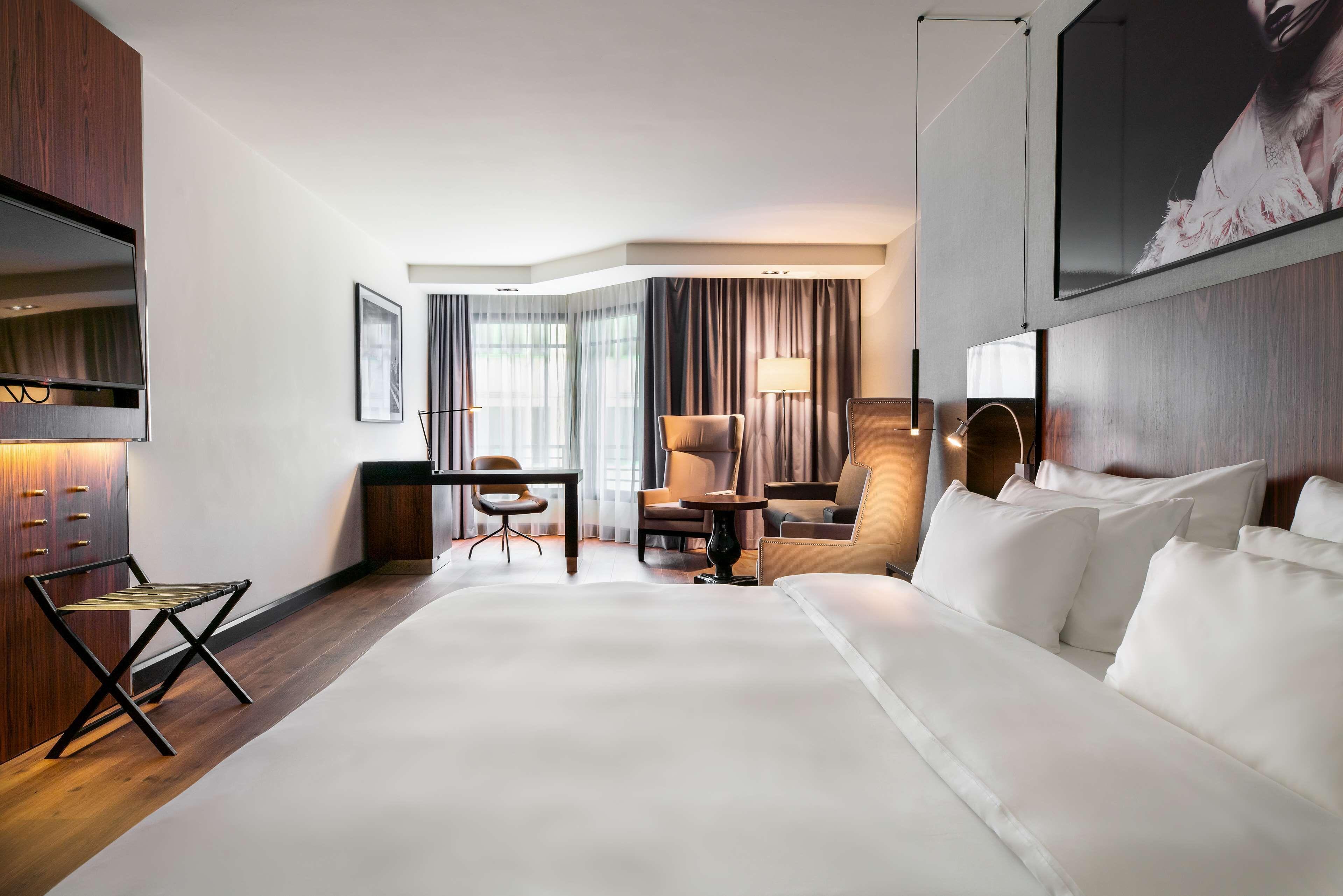 Radisson Collection Grand Place Hotel 5*
