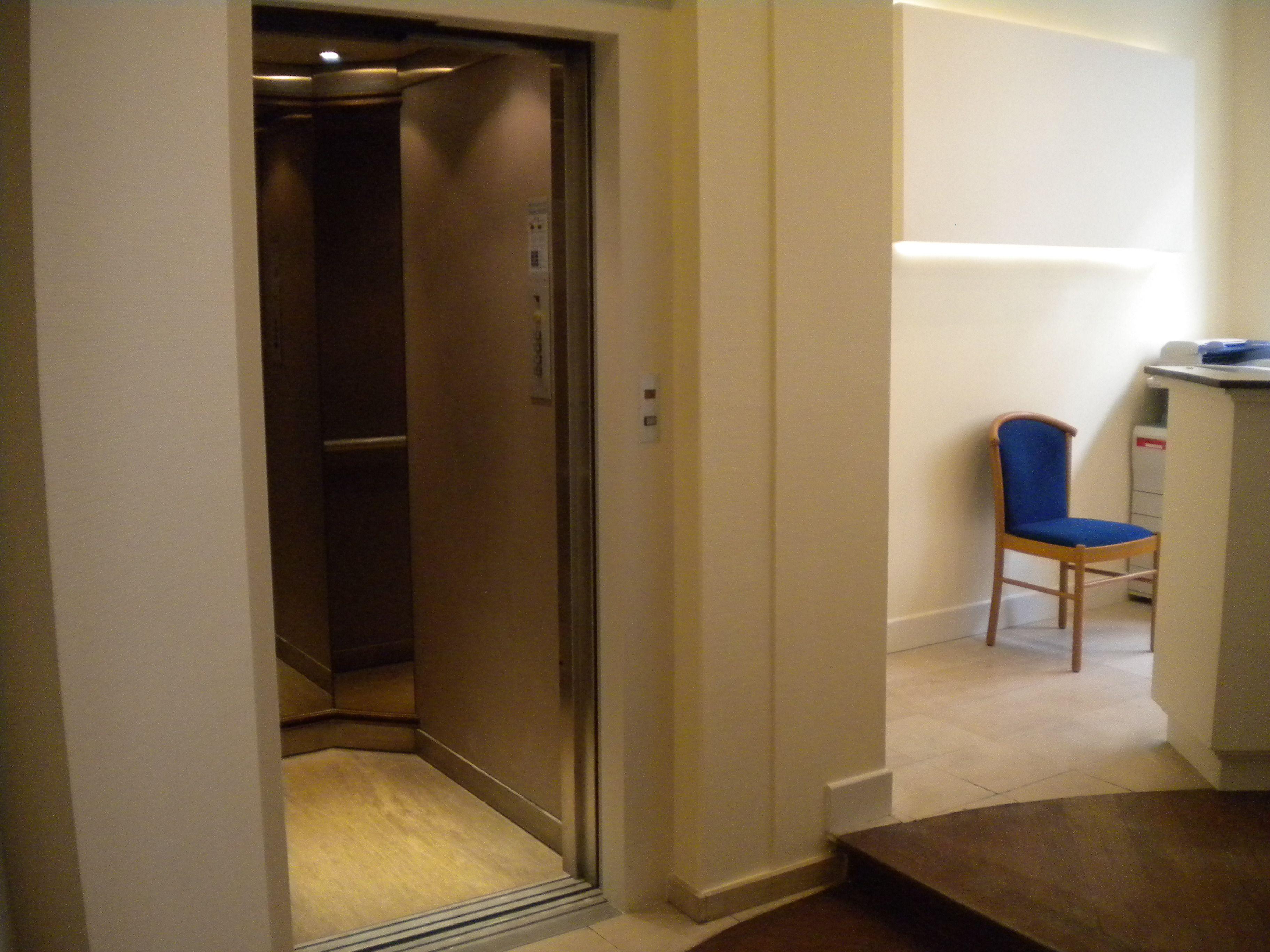 Queen Mary Hotel 3*
