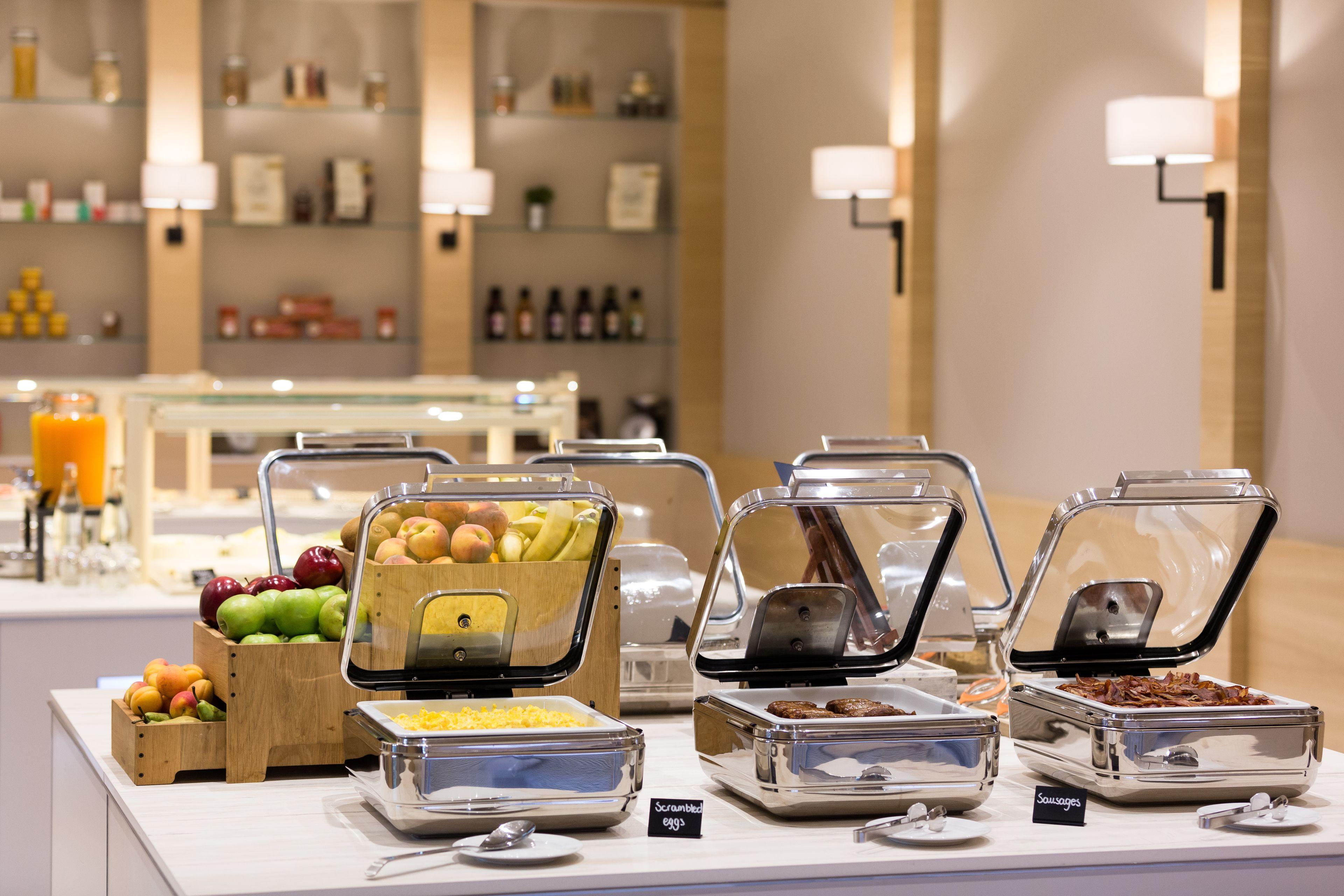 Courtyard By Marriott Hotel