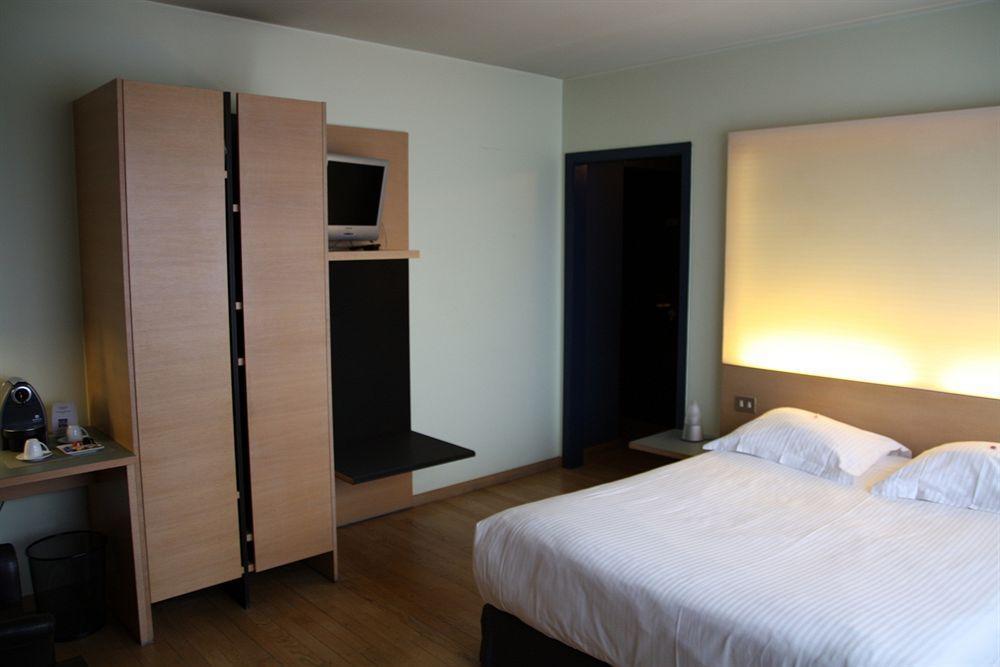 Hotel 322 Lambermont Brussels Schaerbeek