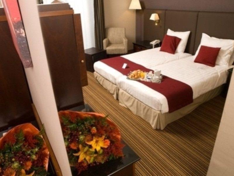 Nh Carrefour De L'europe