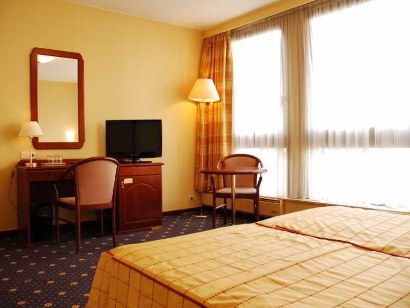 9hotel Chelton 3* Brussels