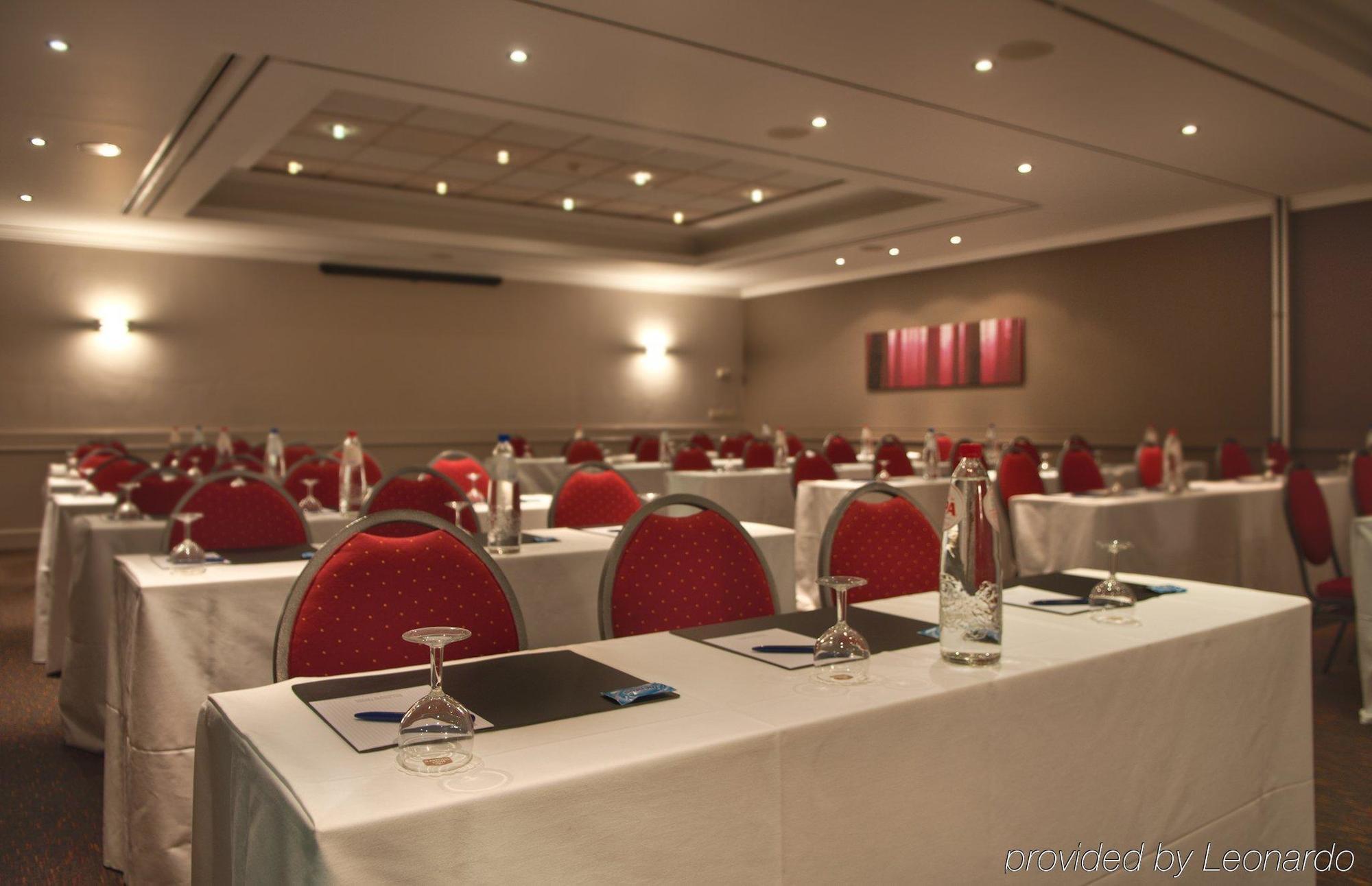 Hotel Nh Carrefour De L'europe 4*