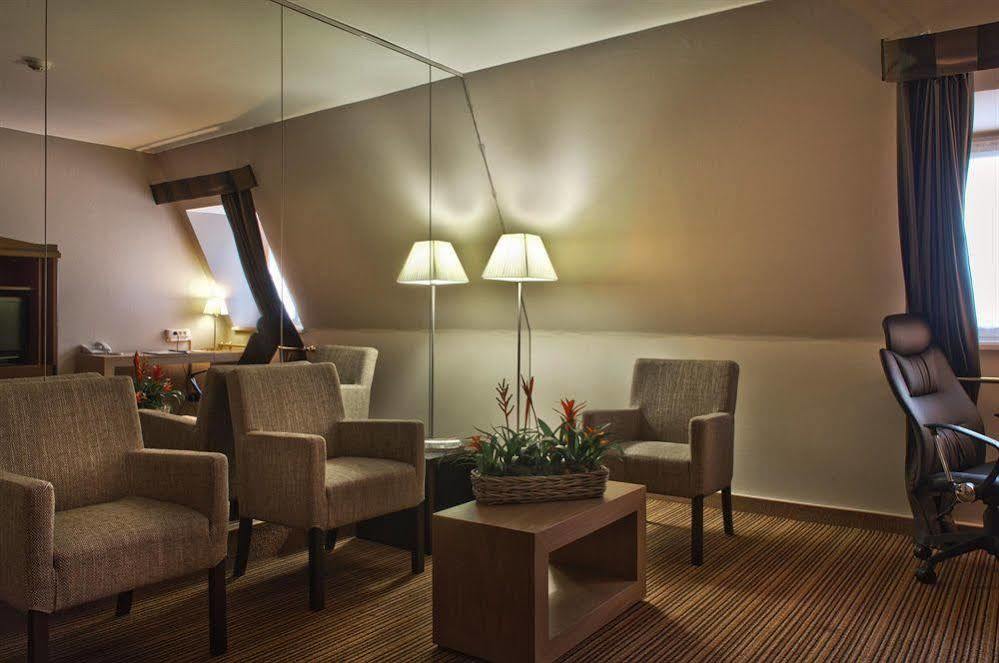 Nh Carrefour De L'europe Hotel