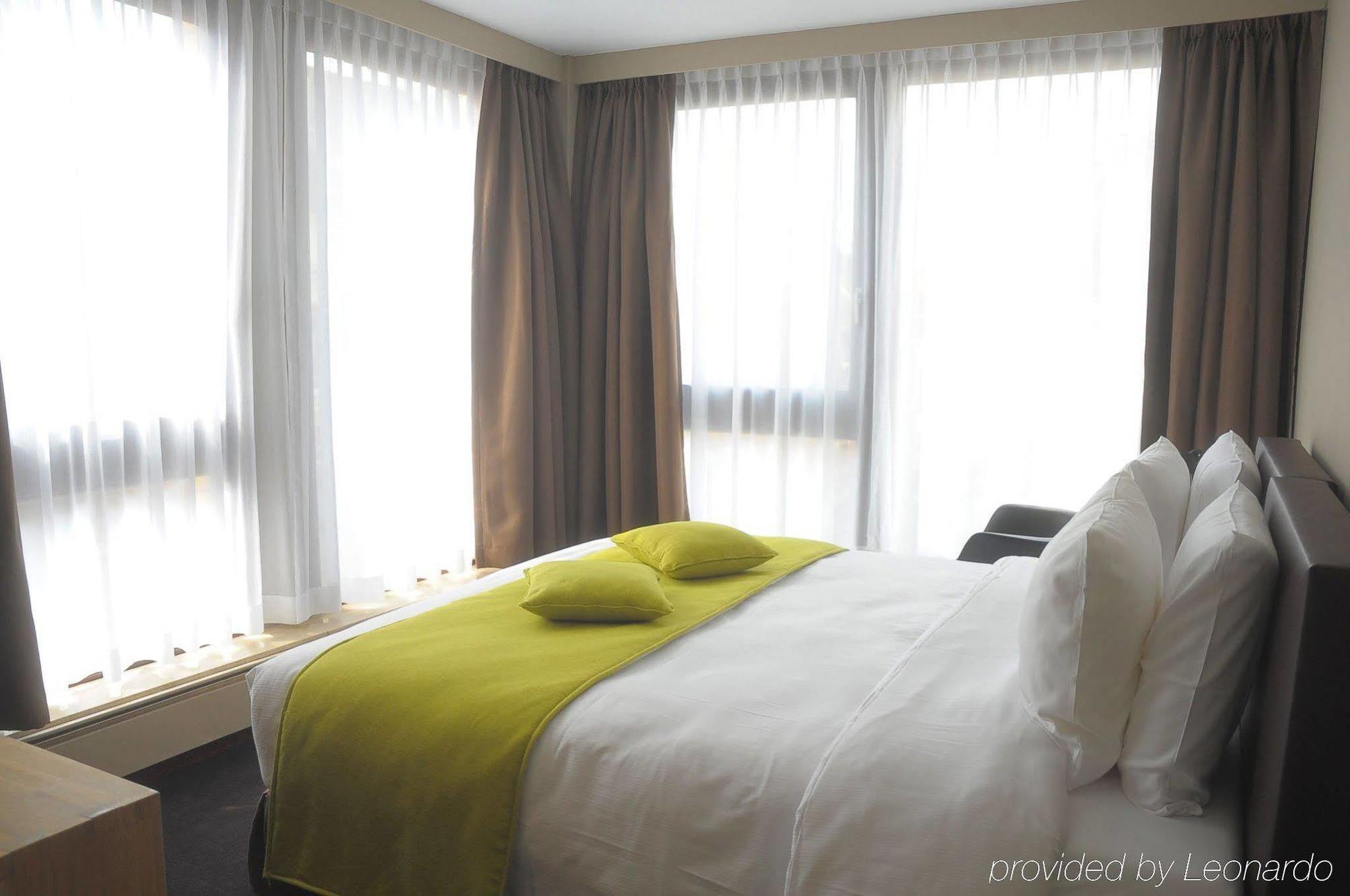 9hotel Chelton Hotel