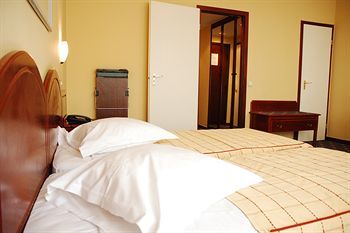 9hotel Chelton