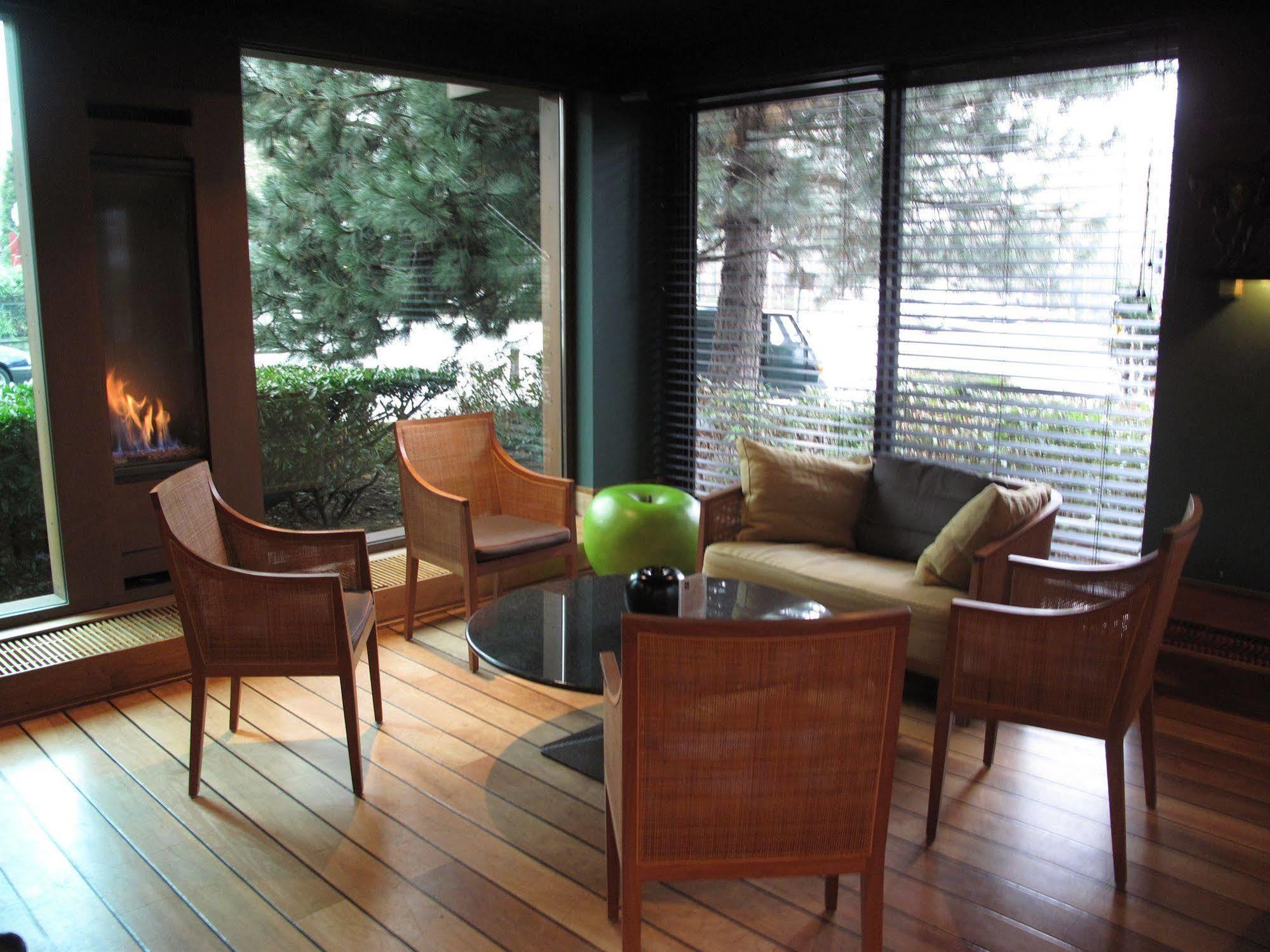 322 Lambermont Brussels 3* Schaerbeek