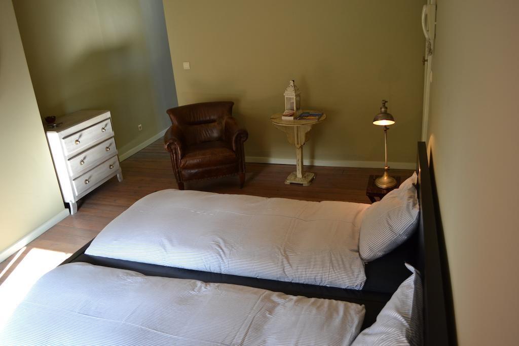 Bed & Breakfast Des Roses Voltaire Schaerbeek