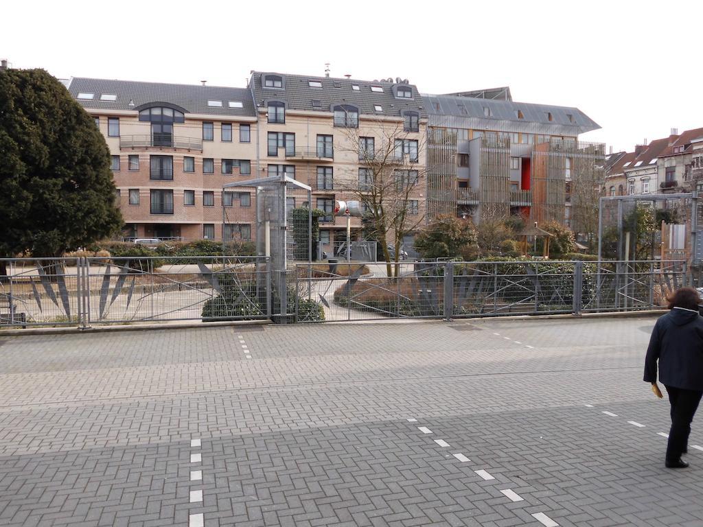 & Housingbrussels * Brussels