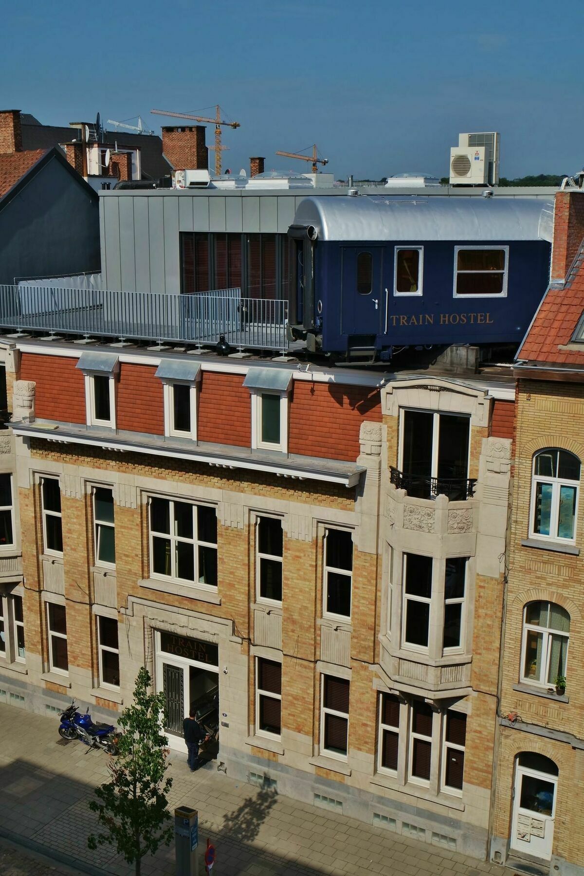 Albergue Train *
