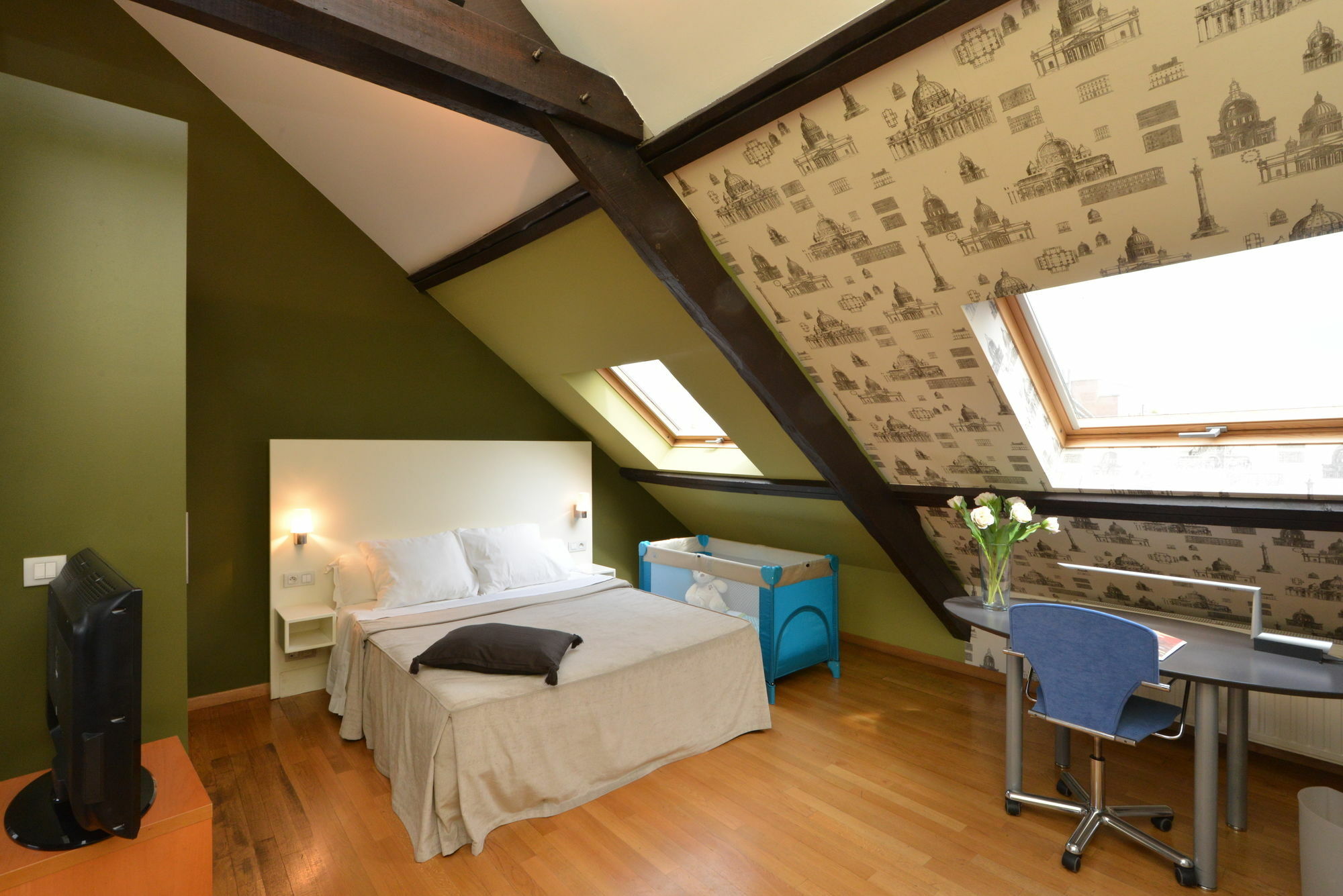 Mas Eu Aparthotel 4*