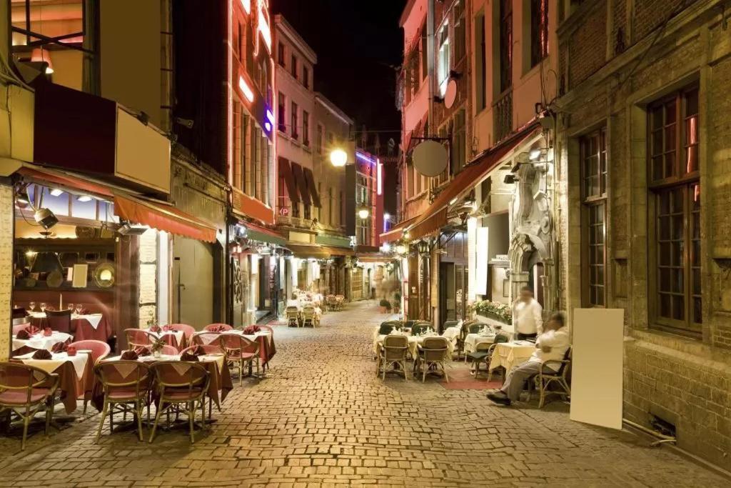 Super Flat Next Grand Place * Brussels