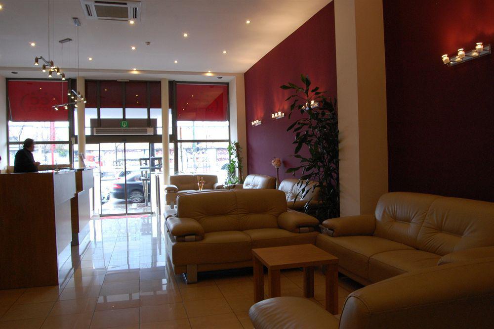Ibis Brussels Centre Chatelain Khách sạn