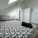 Schaerbeek Room 2