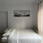 Appartement Lumineux Dans Un Quartier Anime