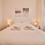 Heart Of Grand Place - Stunning 3Br Triplex