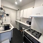 Beautiful One Bedroom Flat Flagey