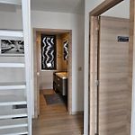 Chambre Deluxe Au 2Eme Etage, Chambre Double Au 4Eme Etage Not A Hotel