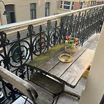 Nina\'S Place In The City Center